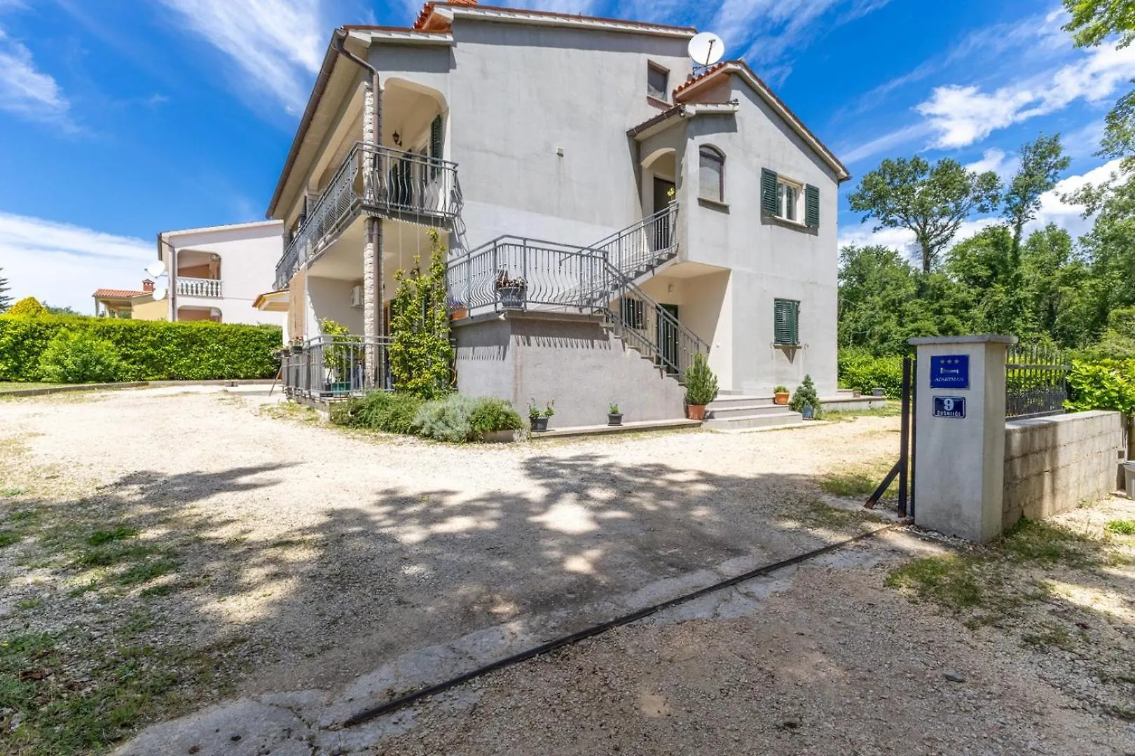 Chiara Apartment Kirmenjak